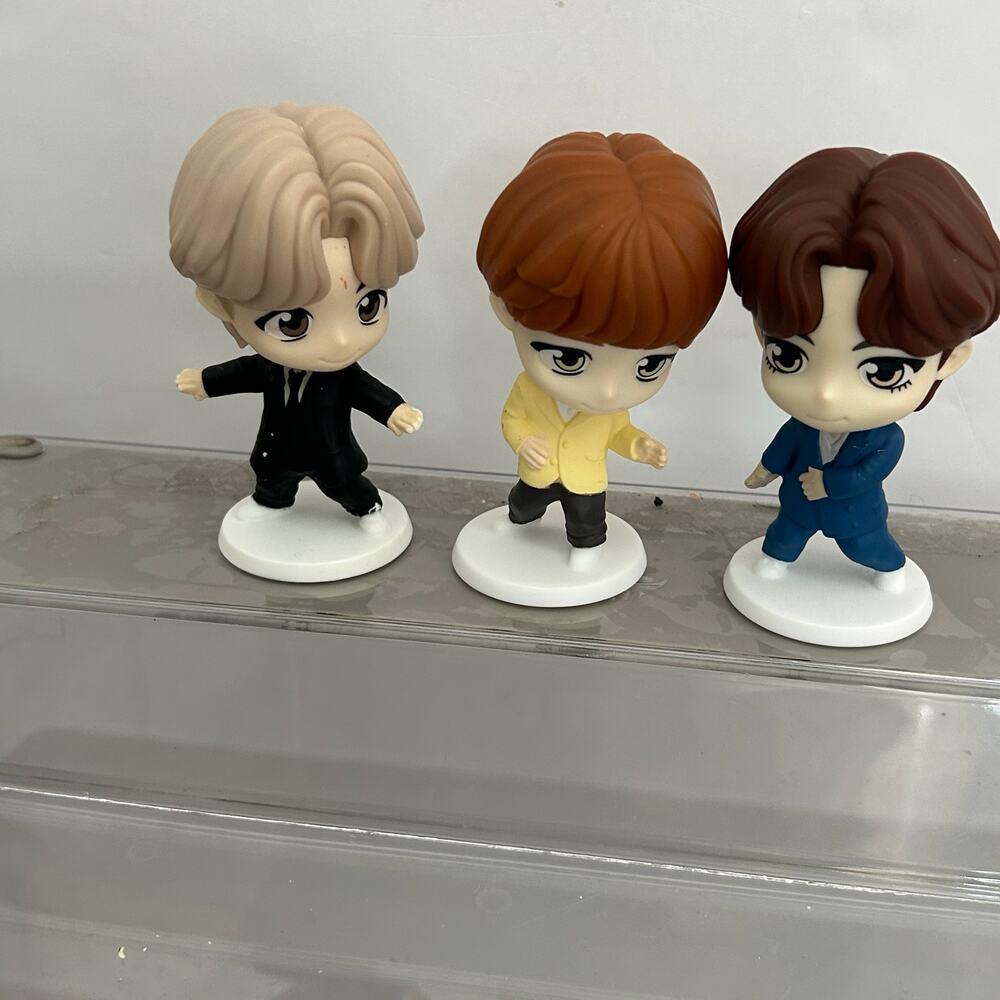 BTS McDonalds Figurine Set 2021 Complete HYBE Kpop Figures AM60 - Picture 2 of 6